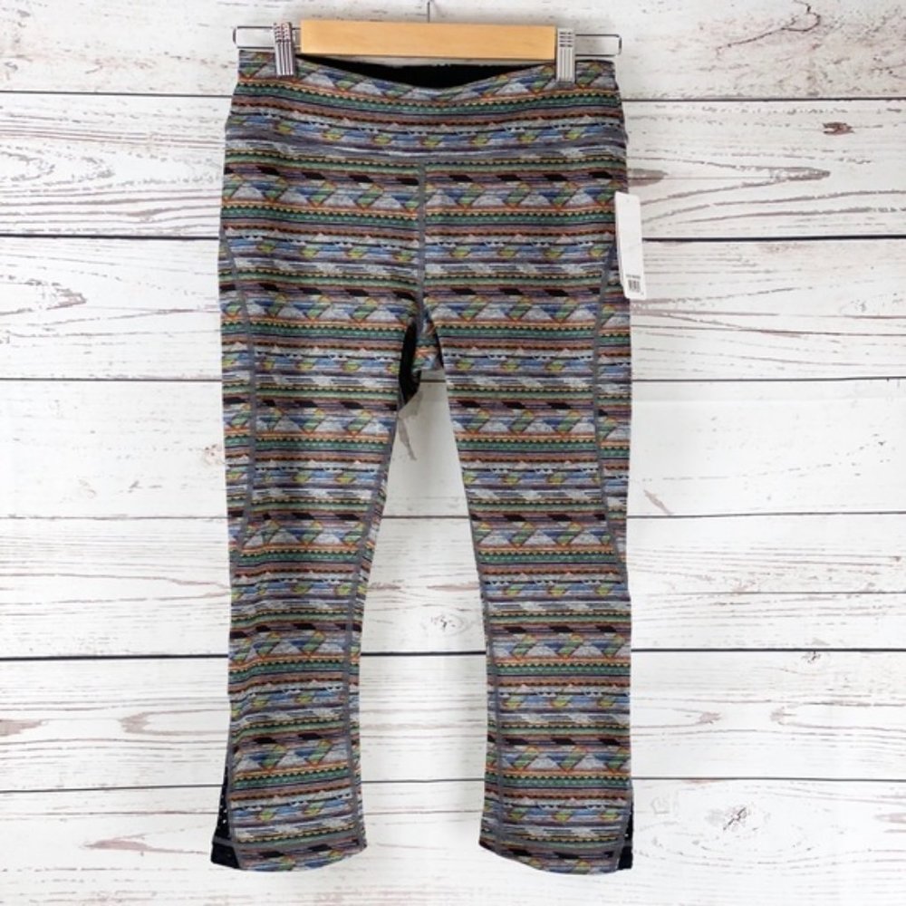 Shape Activewear Women’s Reef Capri Size Small